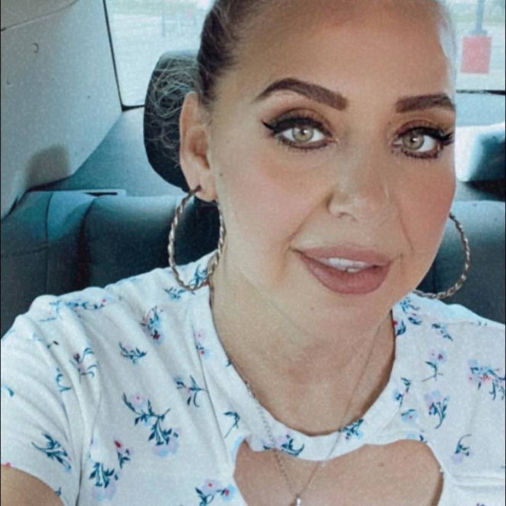 Meet your Posher, Alejandra